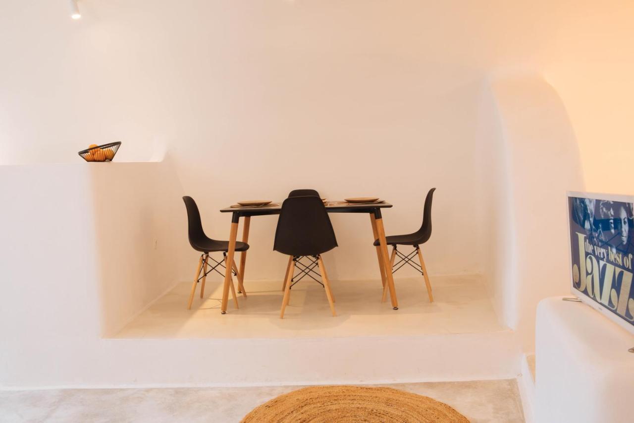 Assyrtiko By A Terre Cave Villas Ia Exterior foto